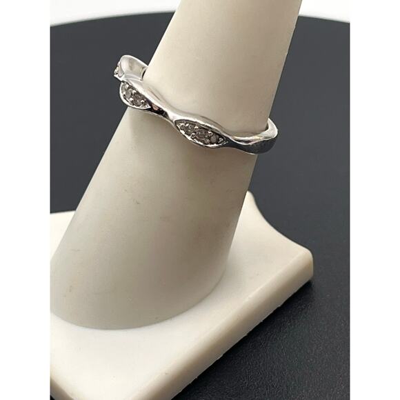 JS Sterling Silver Triple Stationed Wavy Diamond Accented
Band 925, 7.5, 2.1 gr - Picture 4 of 9